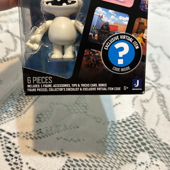 Roblox Road To Gramby’s Fricklet Figure With Code Deluxe Mystery Pack Series 2 - Picture 3 of 3